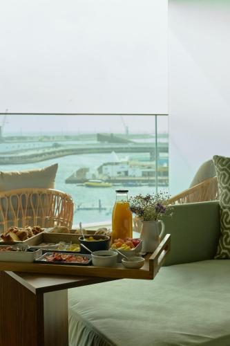 Habitación Doble Deluxe con vistas al mar del hotel Octant Ponta Delgada. Foto 10