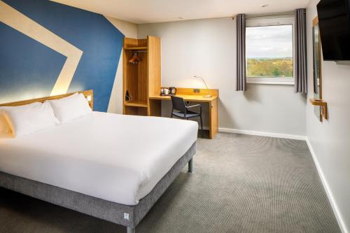 Habitación Doble Estándar del hotel ibis budget London Heathrow Central. Foto 6