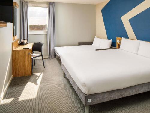 Habitación Familiar Clásica del hotel ibis budget London Heathrow Central. Foto 1