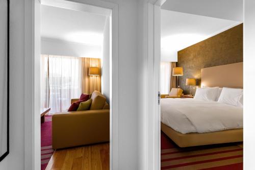 Suite Garden con vistas a los pinos del hotel Vilamoura Garden - Adults Only