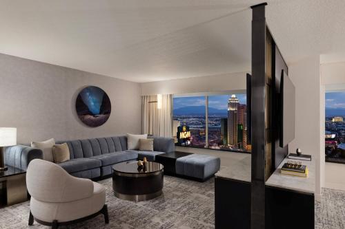 MGM Suite Executive con cama extragrande del hotel Mgm Grand and Casino. Foto 2