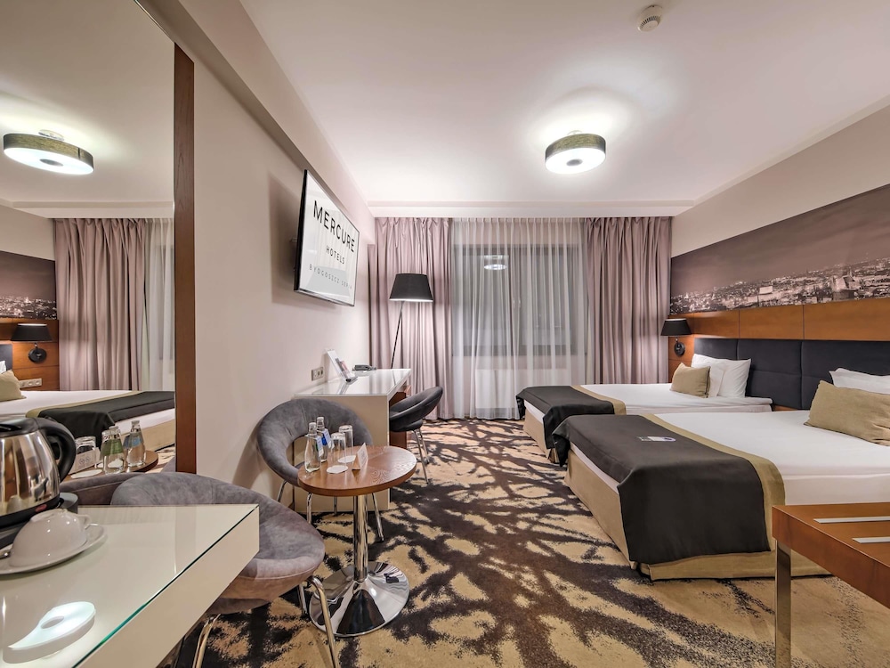 Habitación estándar con dos camas individuales del hotel Mercure Bydgoszcz Sepia. Foto 1