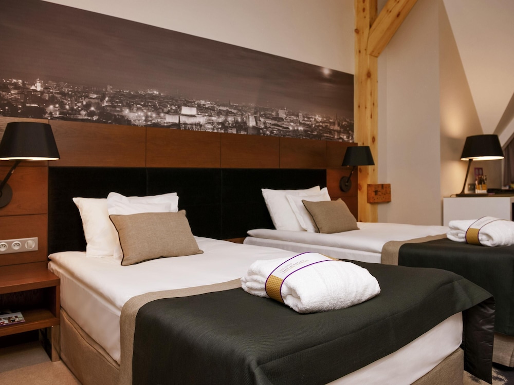 Habitación Privilege con dos camas individuales del hotel Mercure Bydgoszcz Sepia