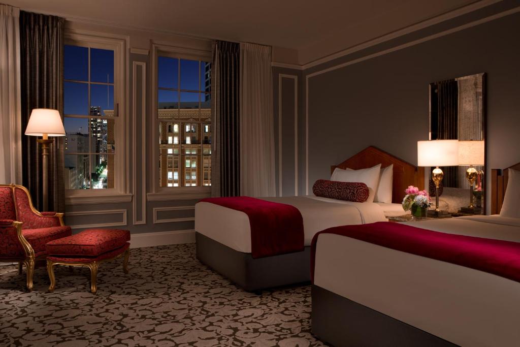 Habitación Executive con 2 camas dobles del hotel Millennium Biltmore Los Angeles
