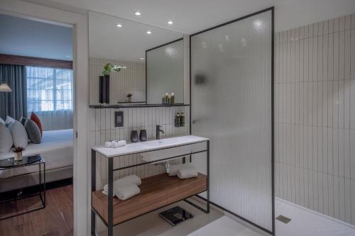 Suite Marylebone con acceso al salón executive del hotel Level At Melia White House. Foto 17