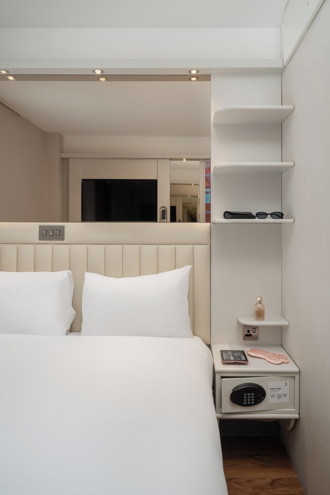 Classic Double with Window del hotel Point A - London, Canary Wharf. Foto 4