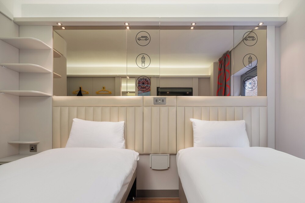 Classic Twin with Window del hotel Point A - London, Canary Wharf. Foto 3