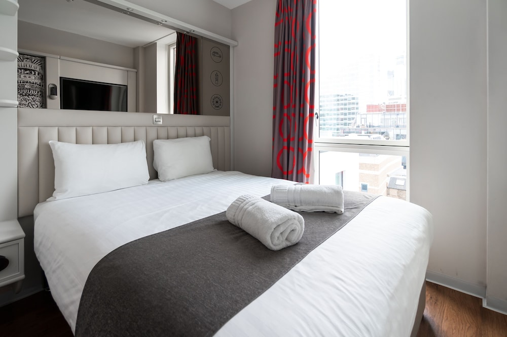 Classic Double with Window del hotel Point A - London, Canary Wharf. Foto 1