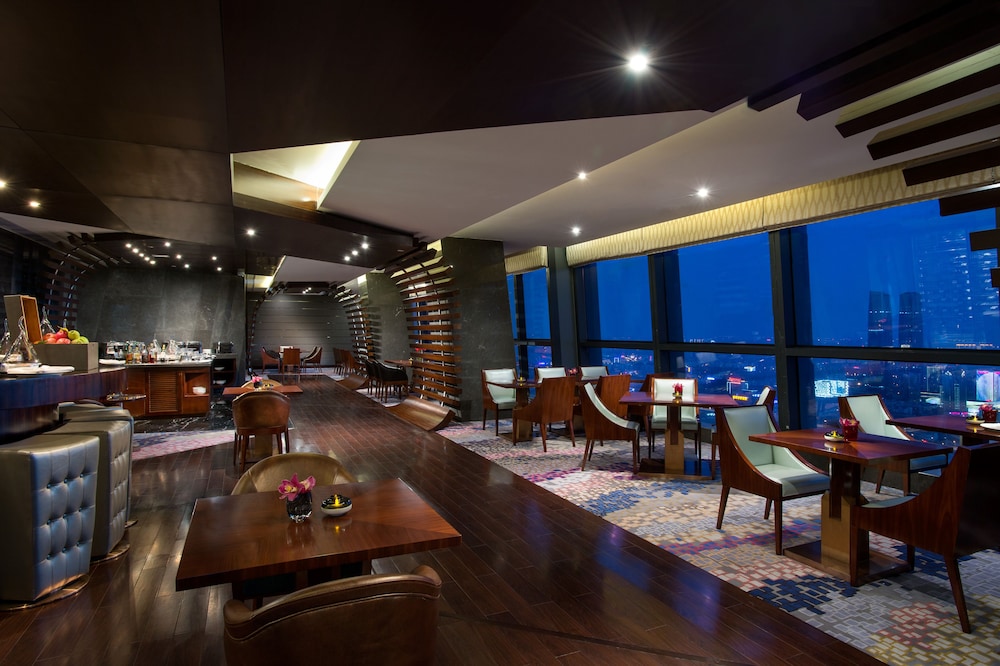 Habitación superior, 2 camas individuales, Acceso al salón del club del hotel Sofitel Kunming. Foto 3