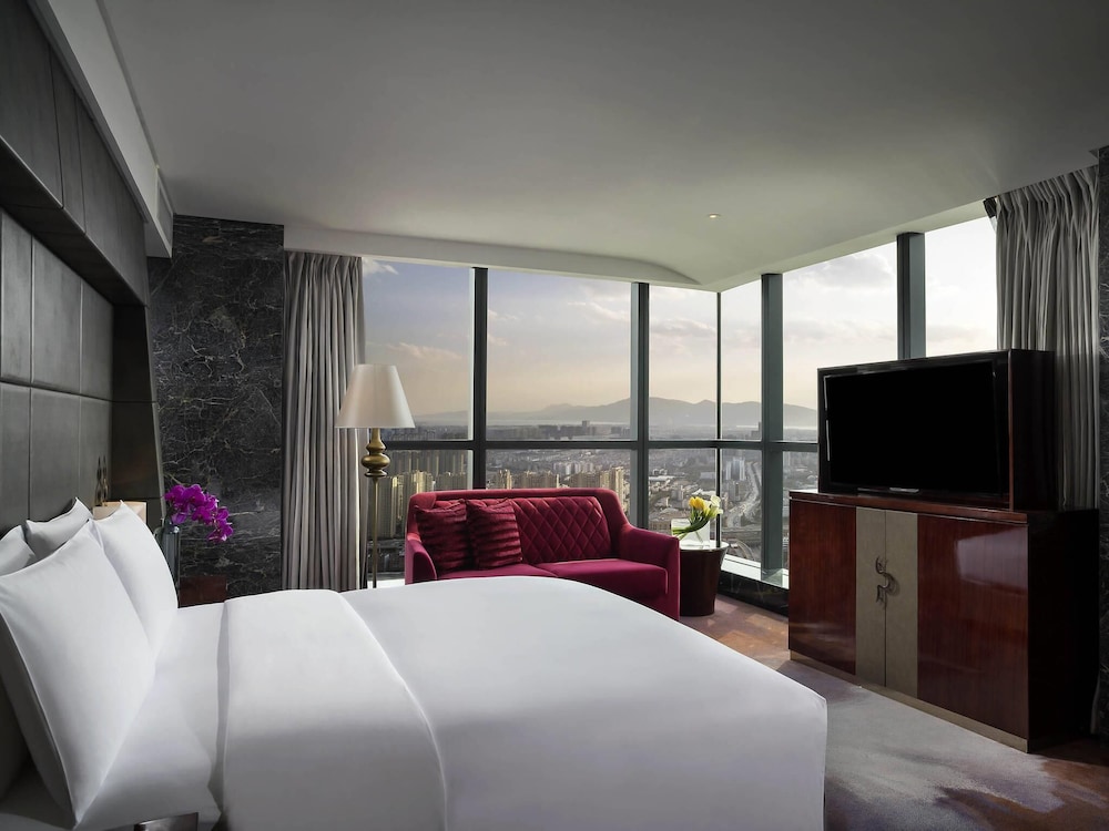 Habitación de lujo, 1 cama de matrimonio grande del hotel Sofitel Kunming. Foto 4