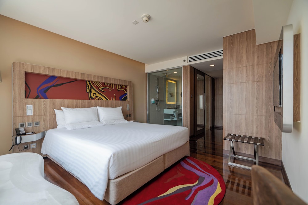 HABITACIÓN DELUXE, 1 Cama King Size, Vistas a la Ciudad del hotel Novotel Bangkok Sukhumvit 20. Foto 9
