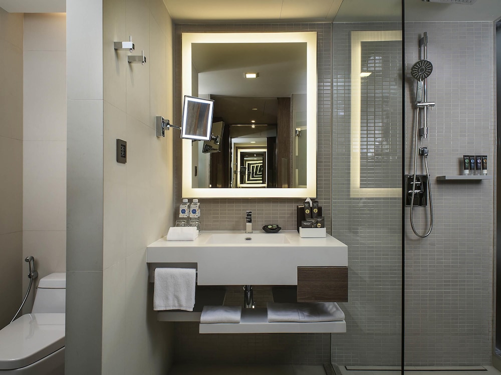 HABITACIÓN EJECUTIVA, 1 Cama King Size, Piso Alto del hotel Novotel Bangkok Sukhumvit 20. Foto 2