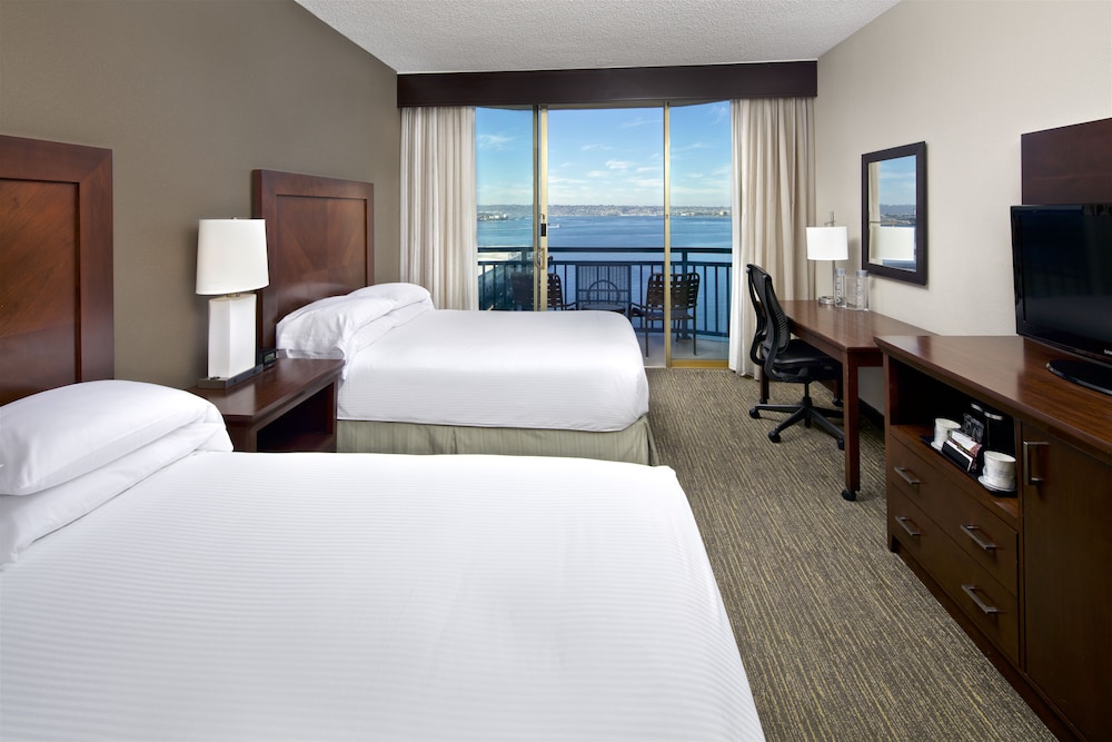 Habitación, 2 camas dobles, vistas a la bahía del hotel Wyndham San Diego Bayside. Foto 1