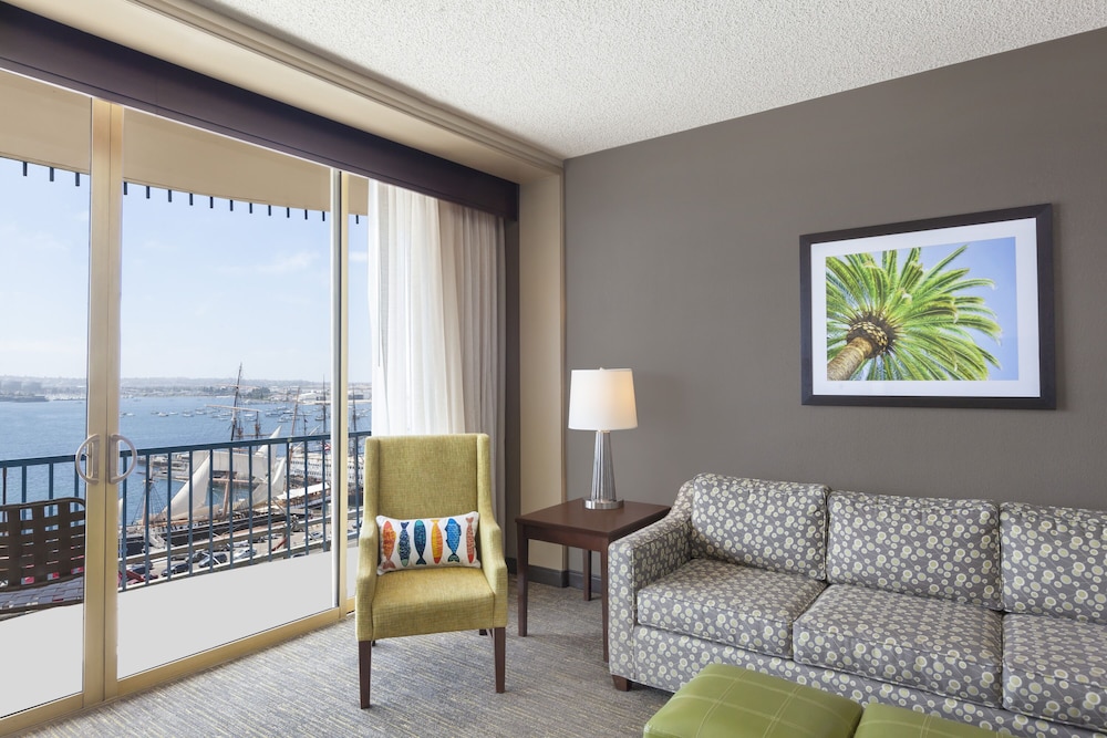 Suite Premium, 1 cama de matrimonio grande, no fumadores, vistas a la bahía (Parlor) del hotel Wyndham San Diego Bayside. Foto 3