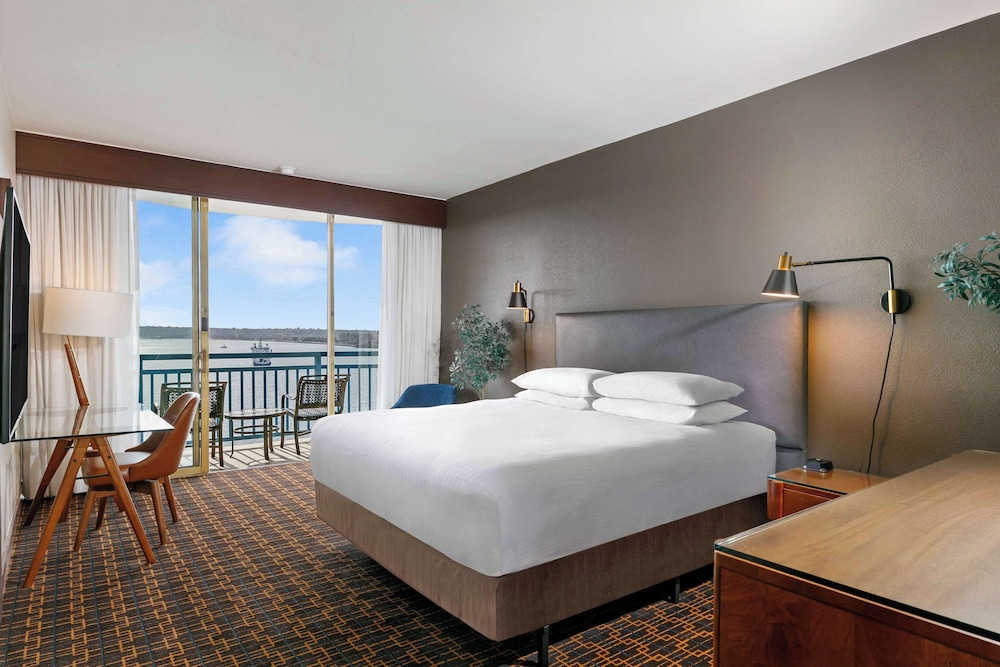 Suite, 1 cama de matrimonio grande, no fumadores, vistas a la bahía (Point Loma) del hotel Wyndham San Diego Bayside. Foto 4