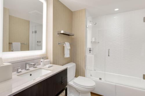 Habitación Doble Superior - 1 cama extragrande del hotel Zoe Fisherman's Wharf. Foto 8