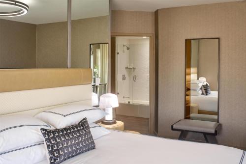 Suite con cama grande - Signature del hotel Zoe Fisherman's Wharf