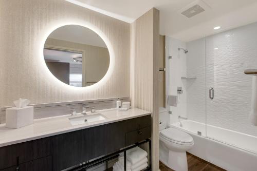 Suite con cama grande - Signature del hotel Zoe Fisherman's Wharf. Foto 4