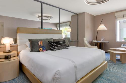 Suite con cama grande - Signature del hotel Zoe Fisherman's Wharf. Foto 16
