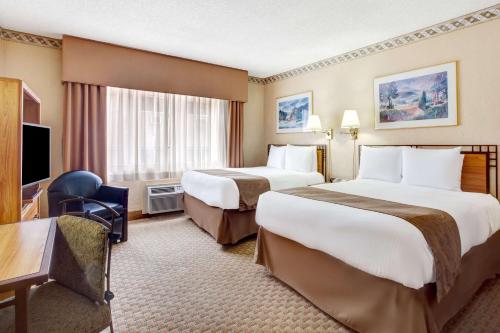 Habitación Doble con 2 camas dobles - No fumadores del hotel Travelodge by Wyndham Seattle By The Space Needle