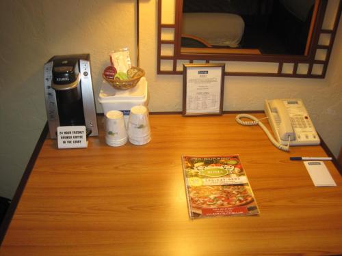 Habitación con 2 camas grandes - No fumadores del hotel Travelodge by Wyndham Seattle By The Space Needle. Foto 7