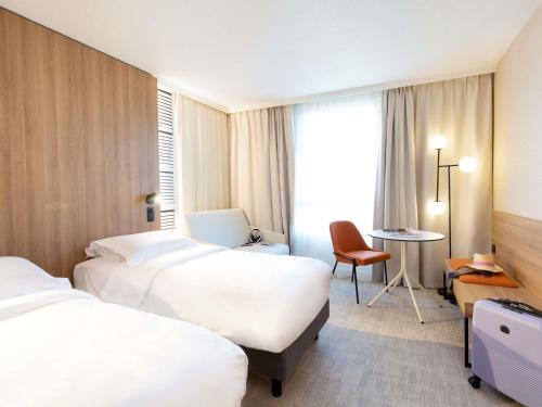 Habitación Doble Estándar - 2 camas del hotel Novotel Aix En Provence Beaumanoir Les 3 Sautets. Foto 1
