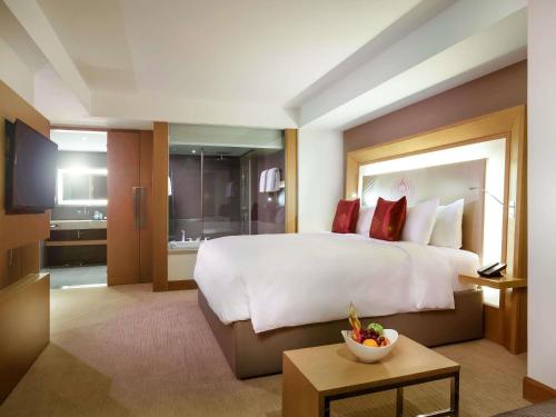 Suite Premier del hotel Novotel Yangon Max. Foto 1