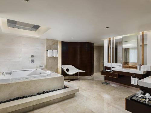 Suite Presidencial del hotel Novotel Yangon Max. Foto 5