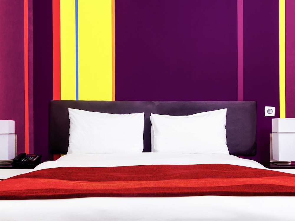 Junior suite con sofá del hotel Ibis Styles Accra Airport. Foto 1