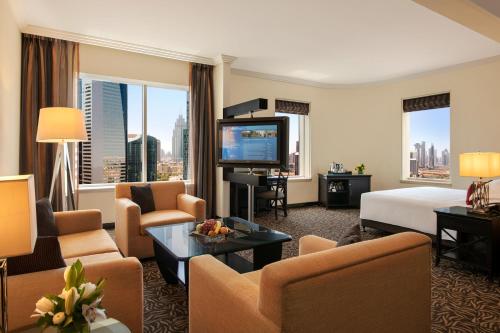 Alojamiento Familiar Prémium con cama extragrande del hotel Towers Rotana. Foto 1