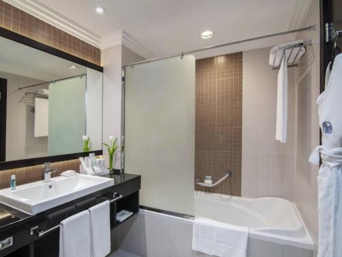 Suite de 1 dormitorio del hotel Towers Rotana. Foto 1