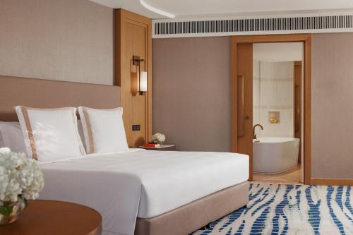 Ocean View Deluxe Room - includes KiDS Club access del hotel Jumeirah Beach. Foto 5