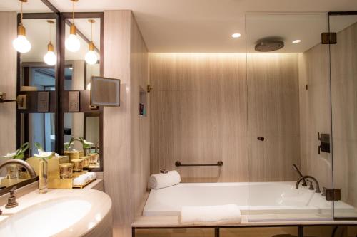 Ocean View Club Room with Club privileges - Daily Breakfast & Afternoon Tea, Evening Drinks & Canapes del hotel Jumeirah Beach