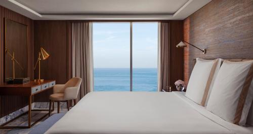 Al Marsa Suite with Private Balcony - includes Daily Breakfast & Afternoon Tea, Evening Drinks & Canapes and Club Privileges del hotel Jumeirah Beach. Foto 10