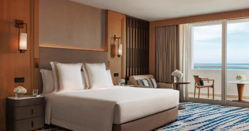 Ocean Balcony Club with Club Privileges - Daily Breakfast & Afternoon Tea, Evening Drinks & Canapes del hotel Jumeirah Beach. Foto 1