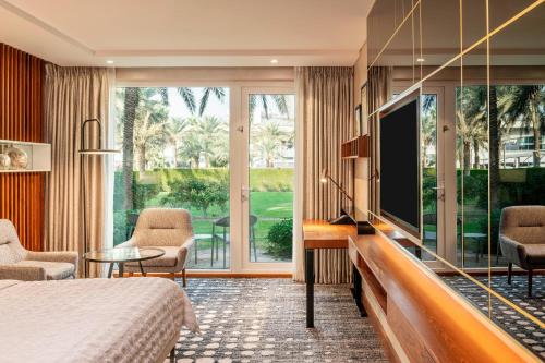 Deluxe Room, Guest Room, Garden View del hotel Le Meridien Dubai and Conference Centre. Foto 1