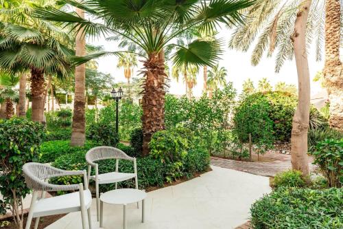 Deluxe Room, Guest Room, Garden View del hotel Le Meridien Dubai and Conference Centre. Foto 2