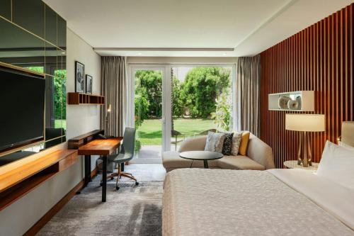Deluxe Room, Guest Room, Garden View del hotel Le Meridien Dubai and Conference Centre. Foto 3