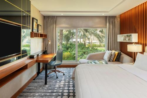 Deluxe Room, Guest Room, Garden View del hotel Le Meridien Dubai and Conference Centre. Foto 5