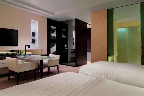 Le Royal Club Twin Room, Larger Room, with Executive Lounge Access del hotel Le Meridien Dubai and Conference Centre. Foto 2