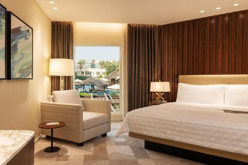 Premium Suite, Larger Suite, Garden View, with Executive Lounge Access del hotel Le Meridien Dubai and Conference Centre. Foto 4