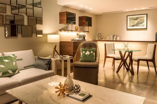 Premium Suite, Larger Suite, Garden View, with Executive Lounge Access del hotel Le Meridien Dubai and Conference Centre. Foto 12