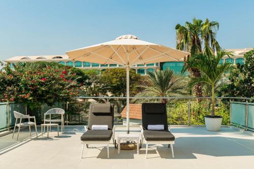 Premium Suite, Larger Suite, Garden View, with Executive Lounge Access del hotel Le Meridien Dubai and Conference Centre. Foto 22