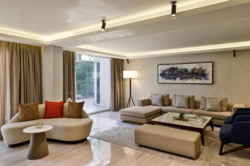 Presidential Suite, Club Lounge Access, 1 King, Garden View del hotel Le Meridien Dubai and Conference Centre