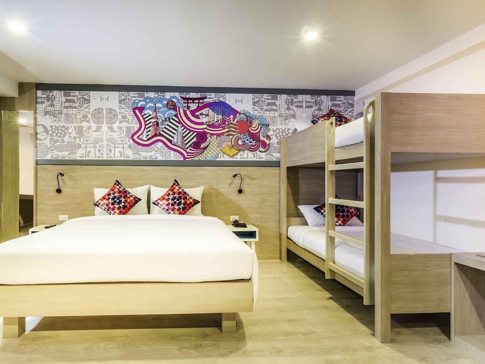 Habitación Familiar con Camas Apiladas del hotel Ibis Styles Bangkok Sukhumvit 50. Foto 1