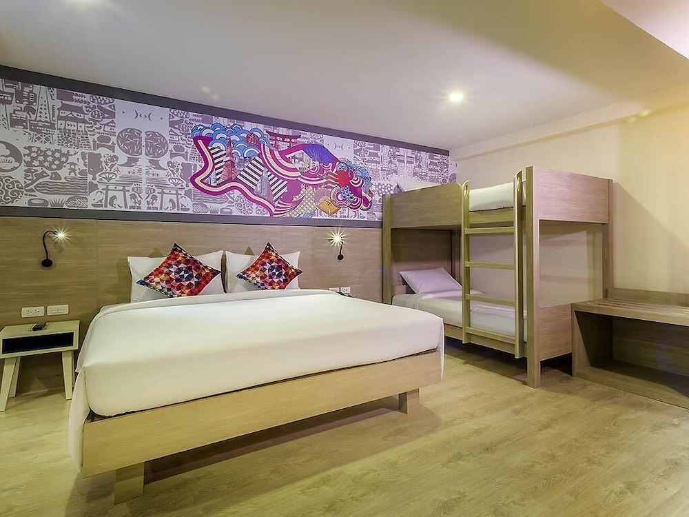 Habitación Familiar con Camas Apiladas del hotel Ibis Styles Bangkok Sukhumvit 50. Foto 5