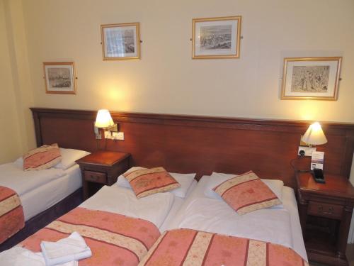 Habitación Triple del hotel Dolphin. Foto 2