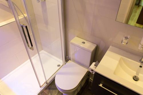 Habitación Triple del hotel Dolphin. Foto 4