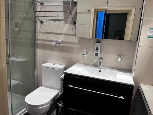 Habitación Triple del hotel Dolphin. Foto 15