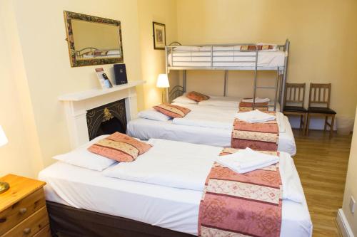 Habitación Familiar del hotel Dolphin. Foto 1